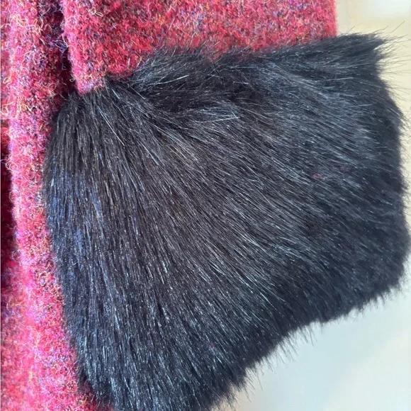 Patrizia Luca Burgundy Cardigan with Black Fur Cuffs - Picture 6 of 8